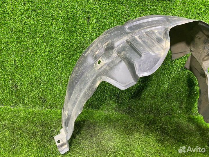 Подкрылок передний левый Toyota Vitz NCP15