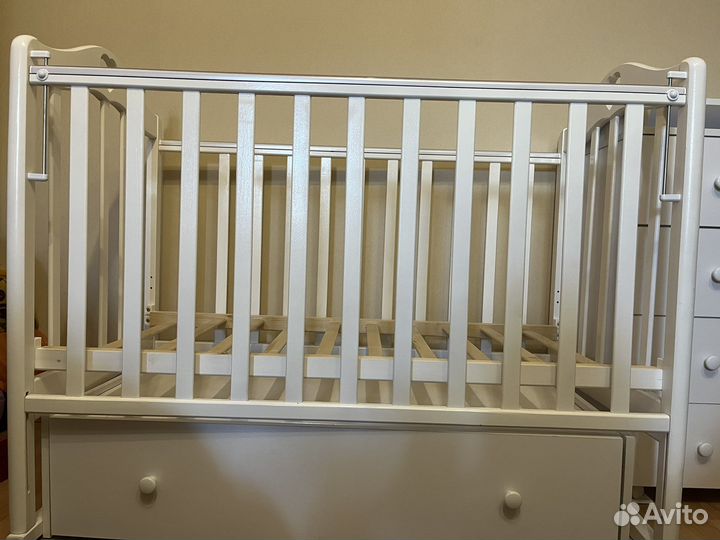 Детская кроватка