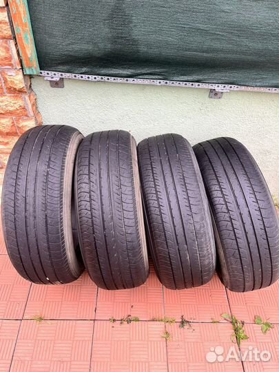 Yokohama dB Decibel E70B 215/60 R16