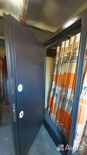 Дверь входная морозостойкая в дом