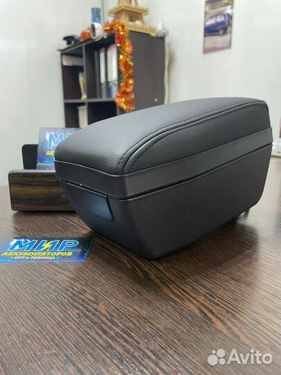 Подлокотник (бар ) Приора Кожа