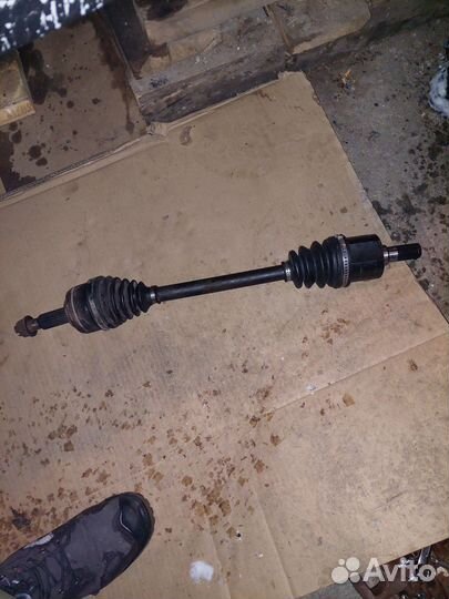 Привод левый Renault Fluence Megan 1.6 бензин