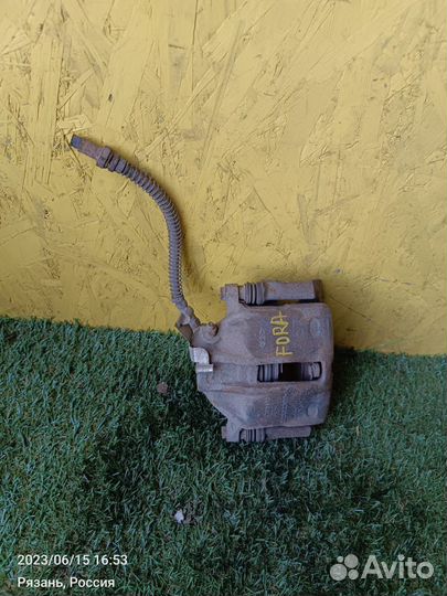 Суппорт передний левый Chery Fora