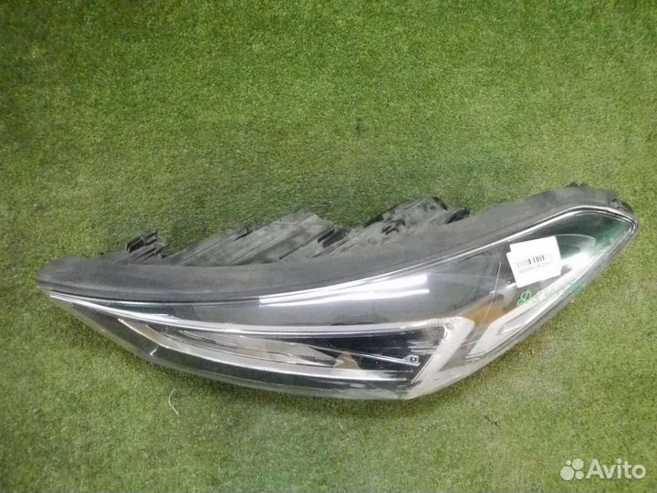Фара левая Hyundai Tucson