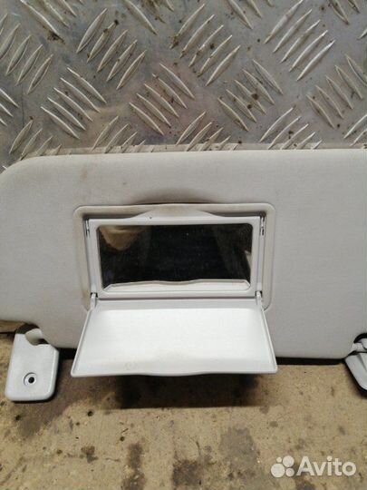 Козырек солнцезащитный правый Peugeot 308 4A/C EP6