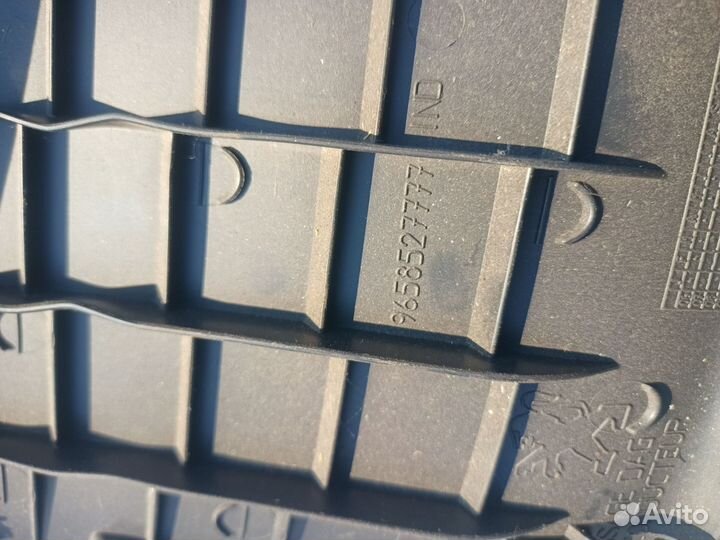 Peugeot 408 накладка на торпедо