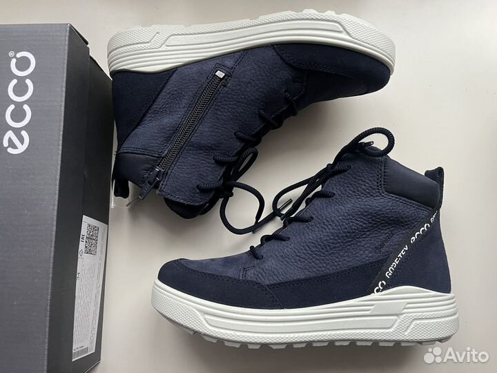 Новые ботинки Ecco