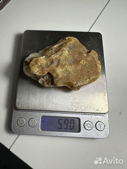 Белый янтарь