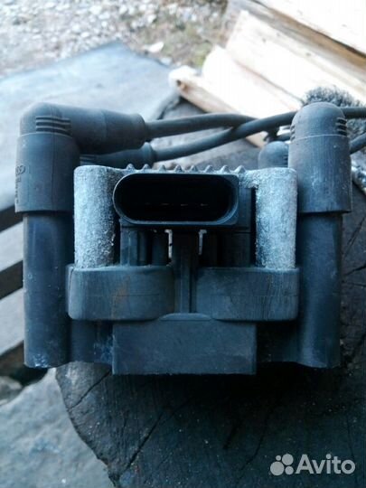 Модуль зажигания Фольксваген Ауди Шкода 032905106В