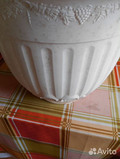 Горшок для цветов большой белый