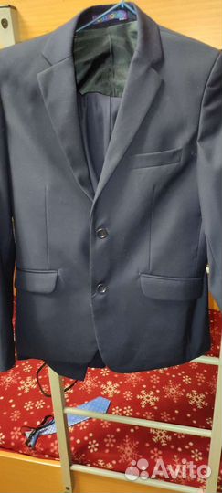 Костюмы одеты пару раз