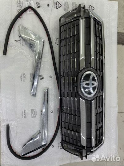 Решётка радиатра Тойота land cruiser 200