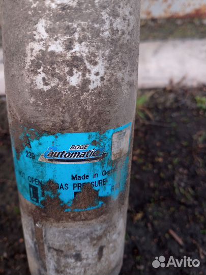 Стойки передние Bmw 5 e39