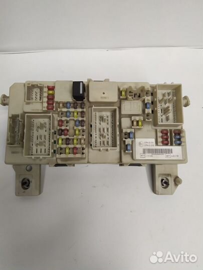 Салонный блок предохранителей Форд Фокус 2