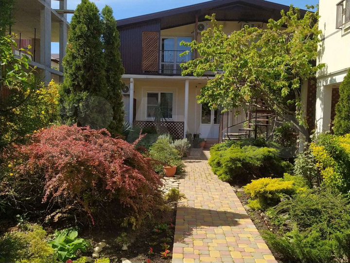 Комната 35 м² в 1-к., 1/2 эт.