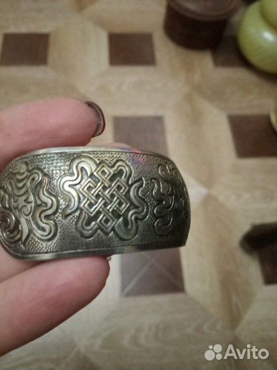 Браслет металл с чеканкой