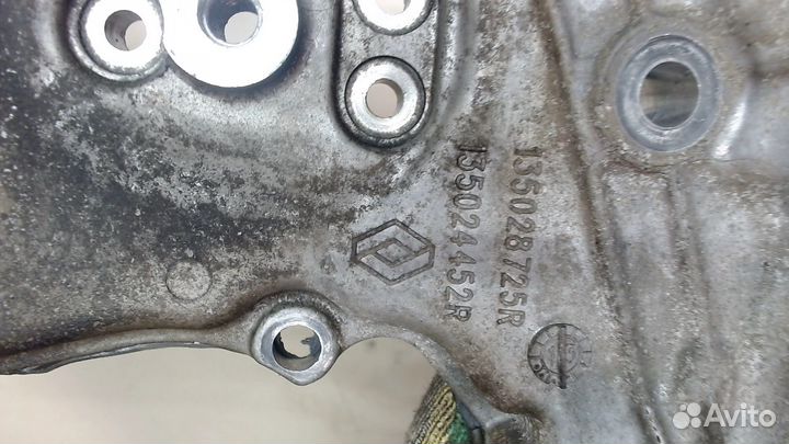 Крышка передняя двс Dacia Sandero 2012, 2013