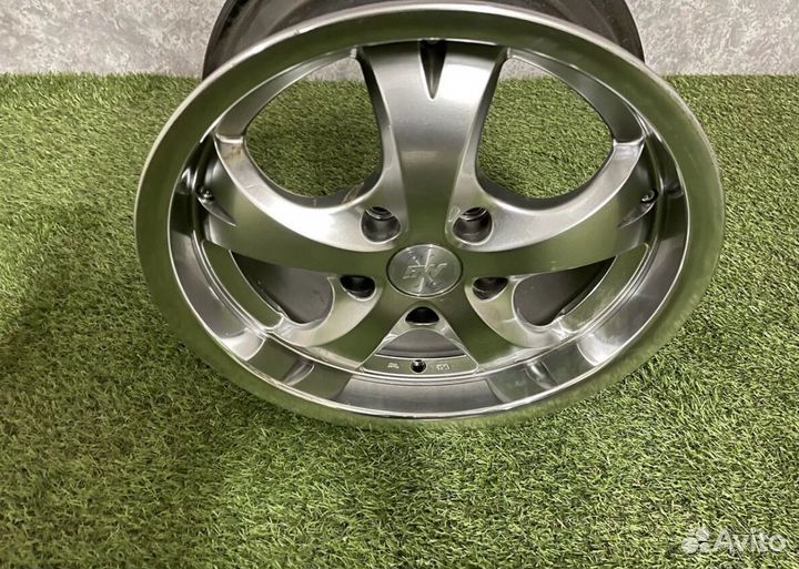 Литые диски на Skoda Octavia 5x112 R15 Р15 Racing