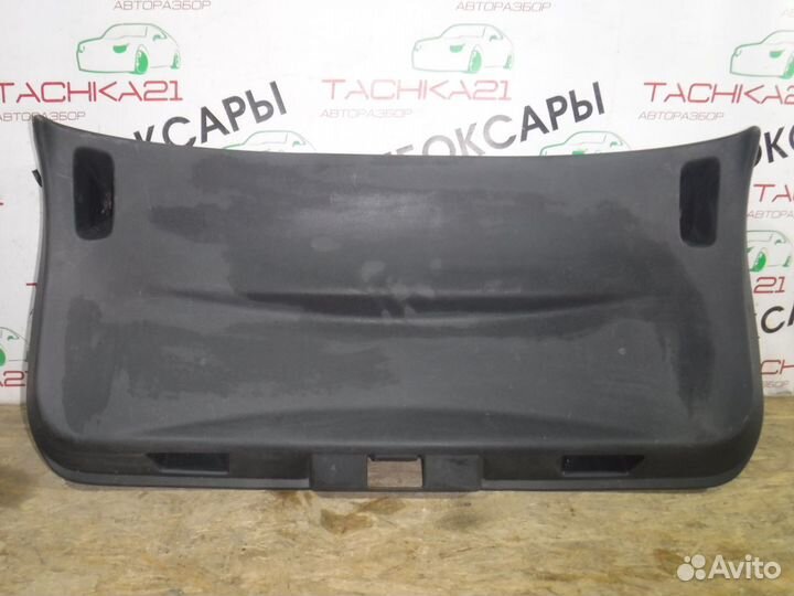 Обшивка двери багажника Renault Kaptur (2016)