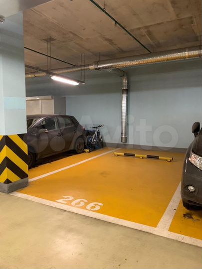 Машиноместо, 18 м²