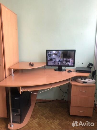 Мебель шкафы и стол