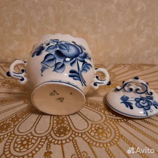 Сахарница гжель