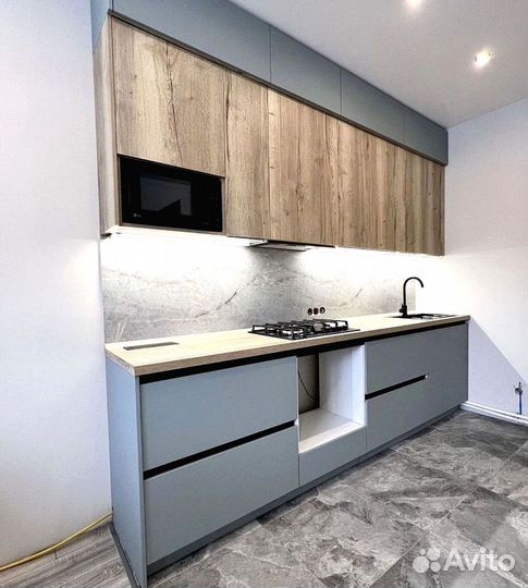 Кухня под потолок на дачу