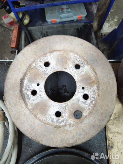 Комплект задней тормозной системы на ниссан жук