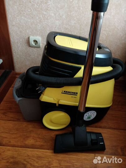 Пылесос с водяным фильтром Karcher DS 5600
