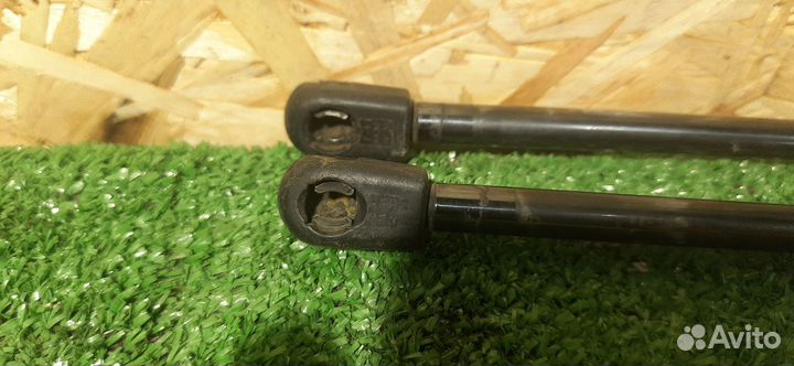 Амортизаторы багажника W164