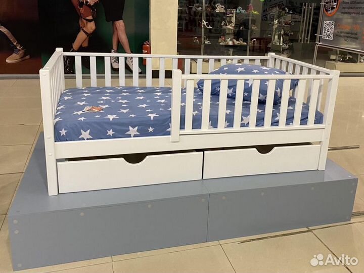 Детская кровать Классика с вертикальным бортом