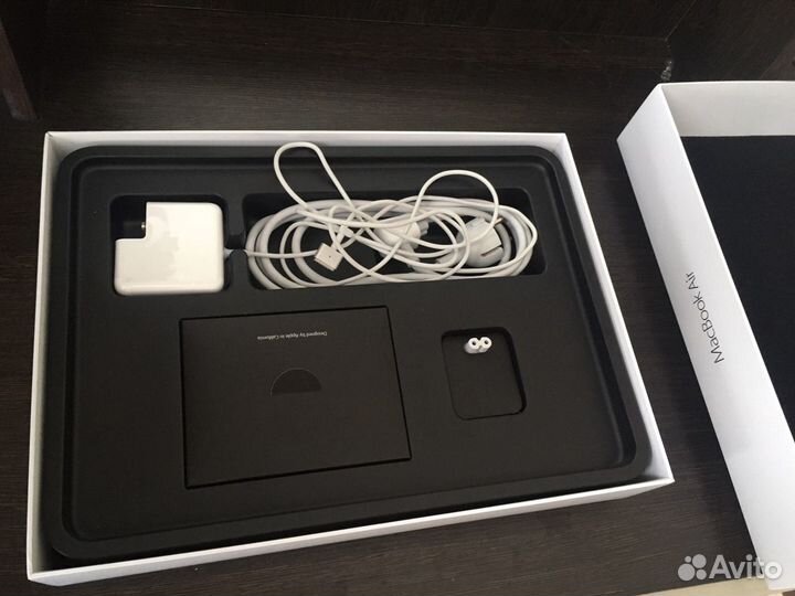 «Apple MacBook” 13.3/5i/8/ssd256