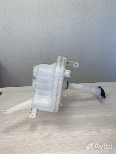 Бачок омывателя Toyota 060851-424