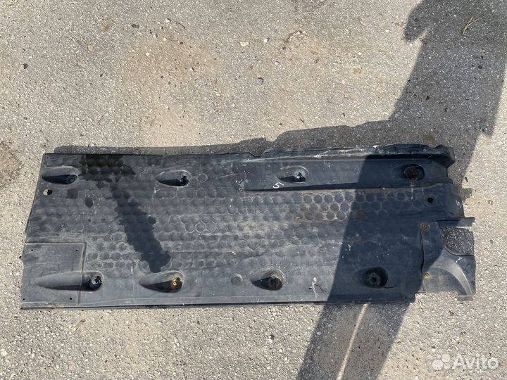 Защита пола передняя левая VW Passat B6