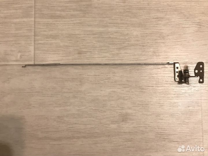 Петля(правая) для ноутбука Toshiba Satellite C850