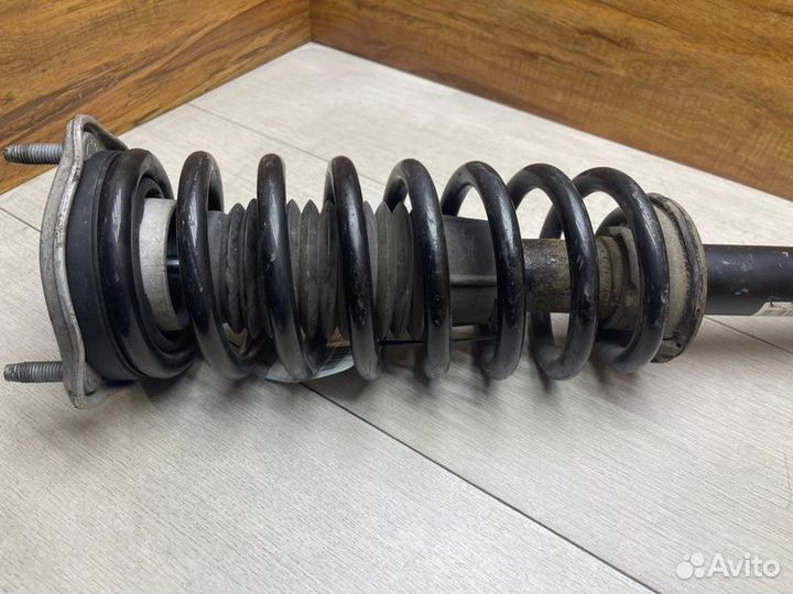 Амортизатор подвески передний Mercedes C-Class