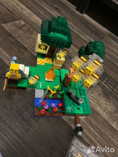 Конструктор lego Minecraft 21165 Пасека
