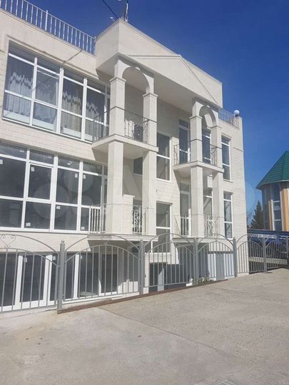 3-к. квартира, 61 м², 1/4 эт.