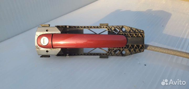 Ручка двери нaружная передняя левая VW Polo Sedan