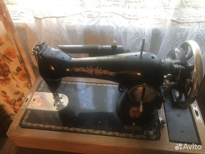 Швейная машина зингер
