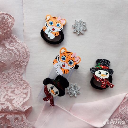 Резинки и заколки для волос ручной работы