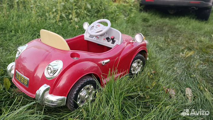 Детский автомобиль на аккумуляторе