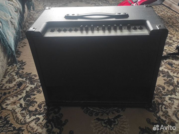 Комбоусилитель