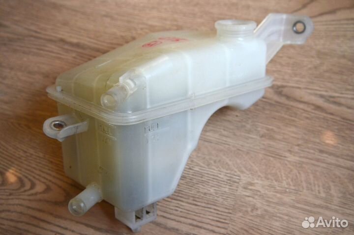 Расширительный бачок Corolla, Auris и др