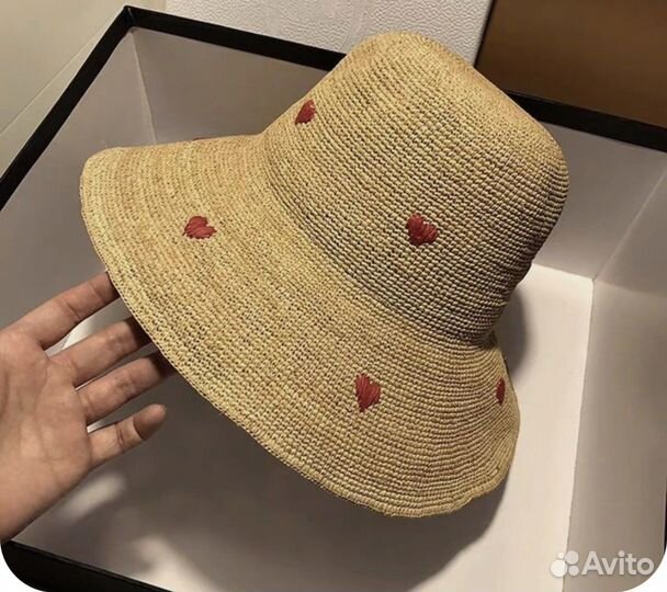 Шляпа из рафии