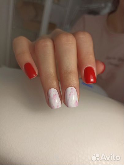 Маникюр и педикюр