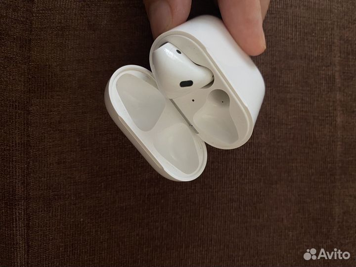 Кейс для airpods 2 и правый наушник