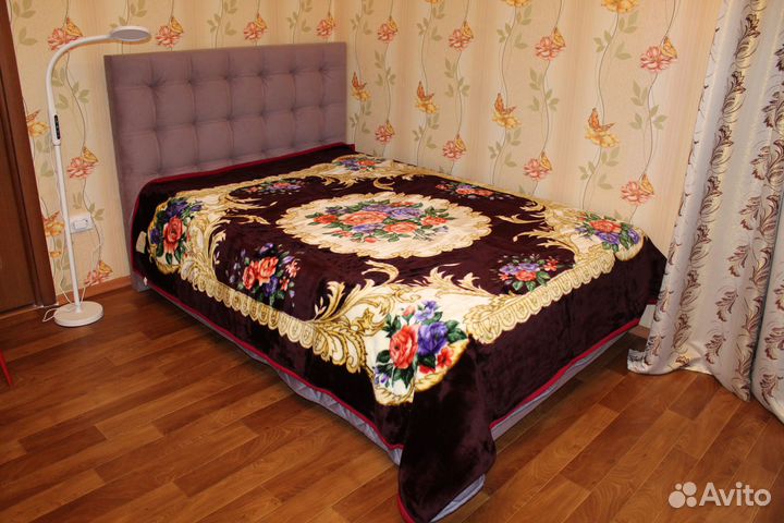 Плед покрывало размер 200 на 234 см, новый