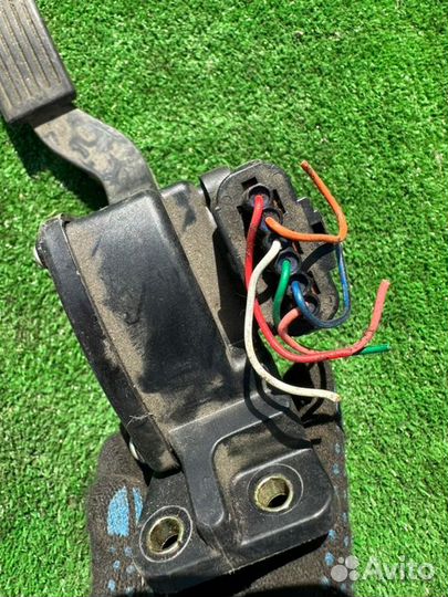 Педаль газа Hyundai Santa Fe 2.2 2008