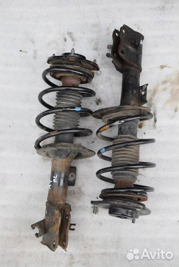 Амортизатор передний Volvo V40 2-й рест. 2003